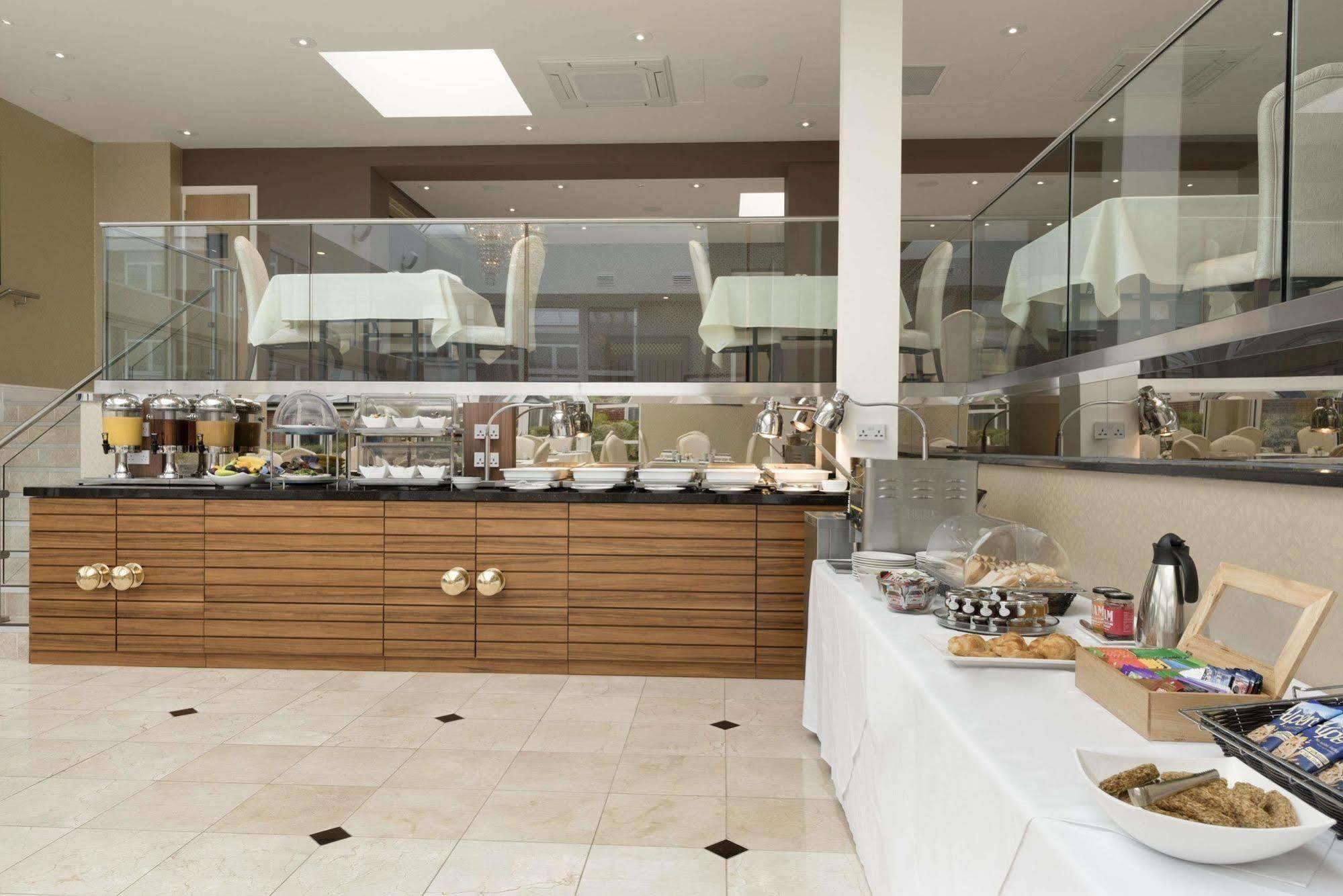 Park Hall Hotel And Spa Wolverhampton Exterior photo